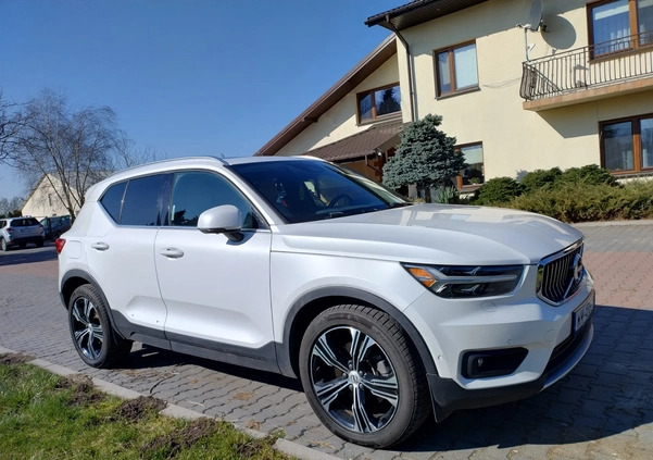 Volvo XC 40 cena 115700 przebieg: 71000, rok produkcji 2019 z Frampol małe 352